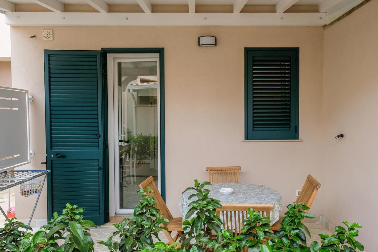 Borghetto Del Salento Villa Уджано ла Киеза Екстериор снимка